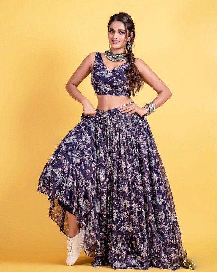 nidhhi agerwal 7